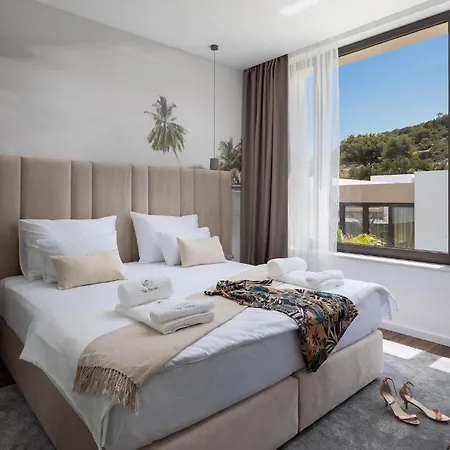 1 Ferienhaus Ugrinici